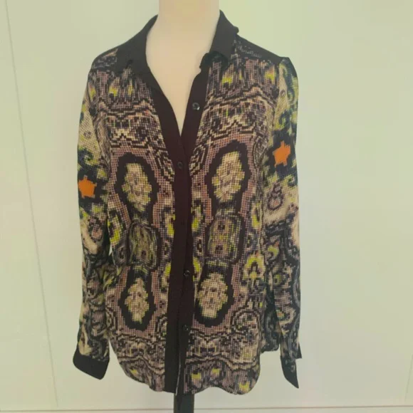 Gorgeous Abstract Pattern Top - Large - EUC - Picture 1 of 4